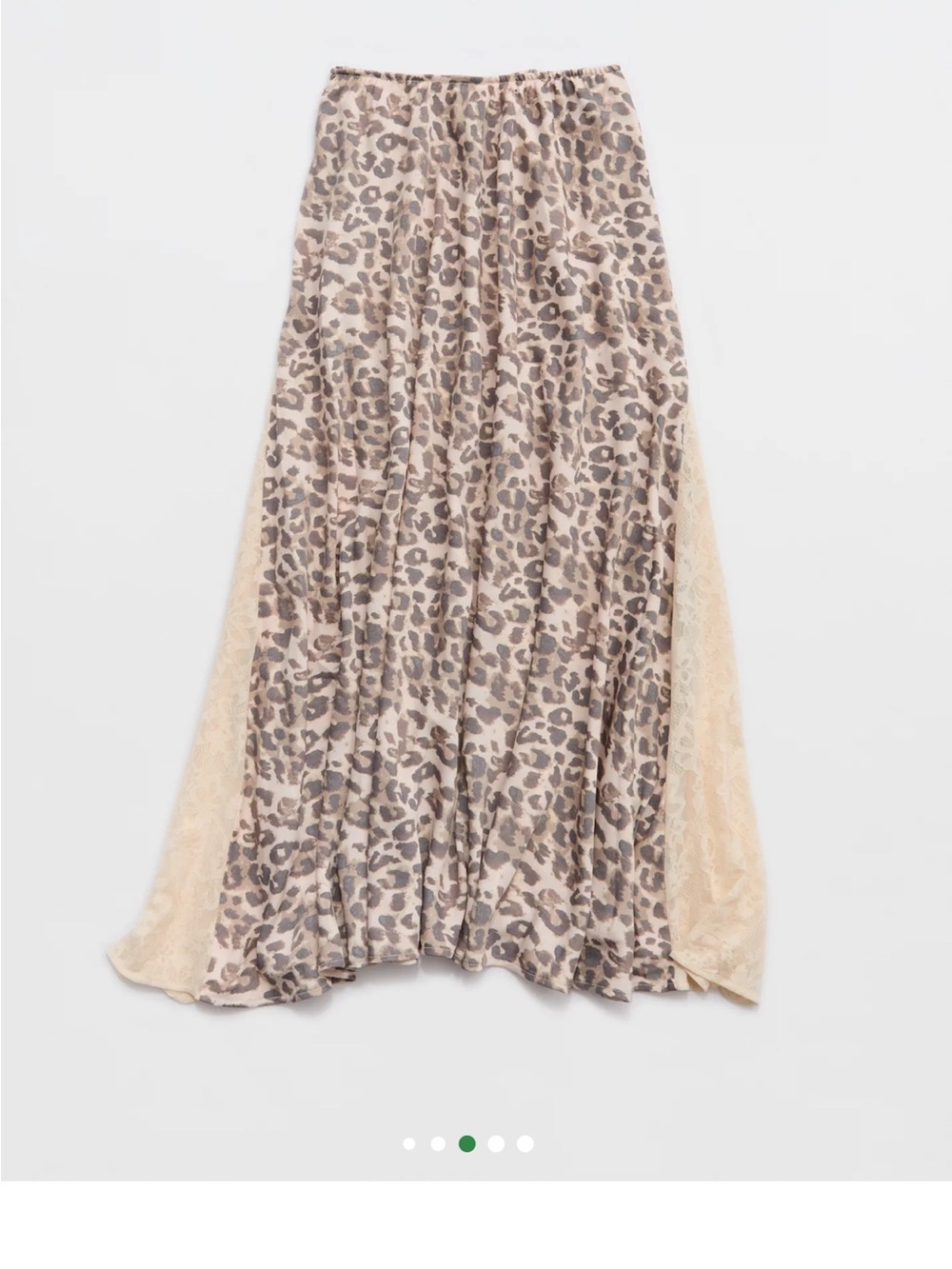 Aerie's satin maxi skirt chic
Leopard Print.